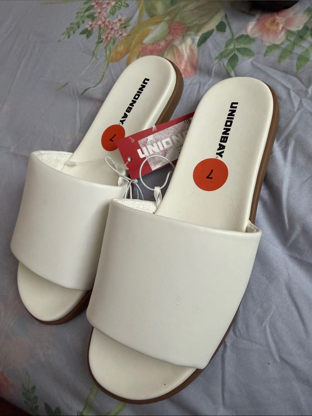 UNIONBAY White Wide-Band Slide Mules